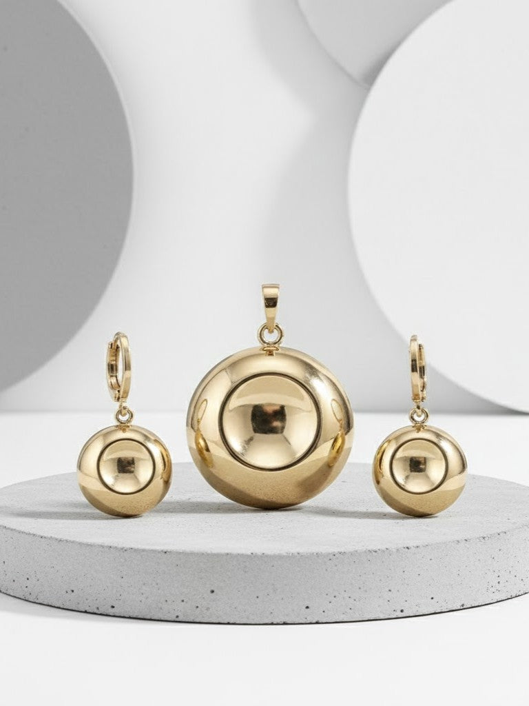 GoldenGaze Pendant Set