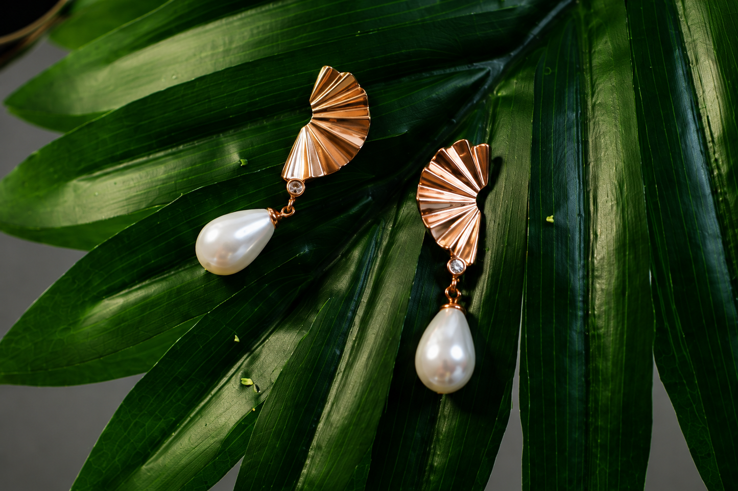 Gala Fans Earrings