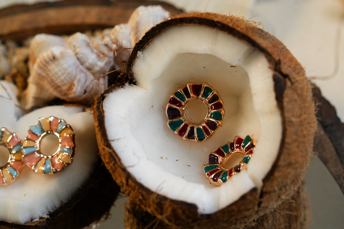 Sundaze Studs