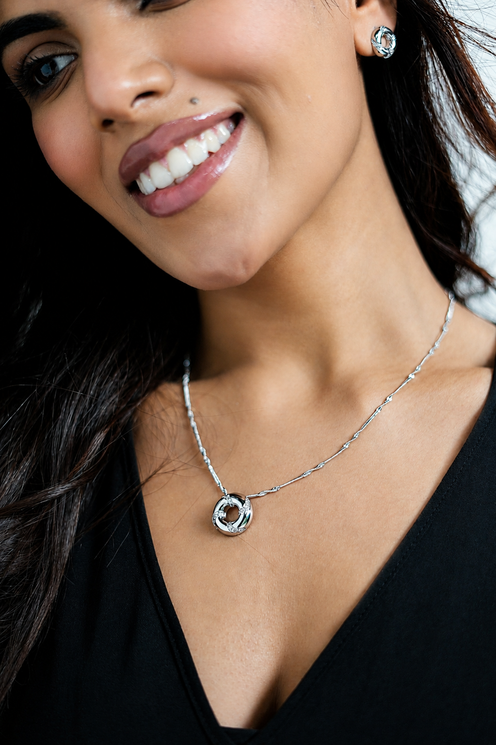 TwirlGlow Pendant Set