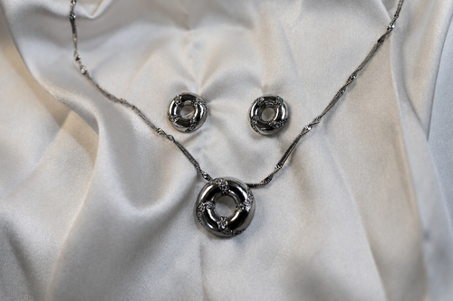 TwirlGlow Pendant Set