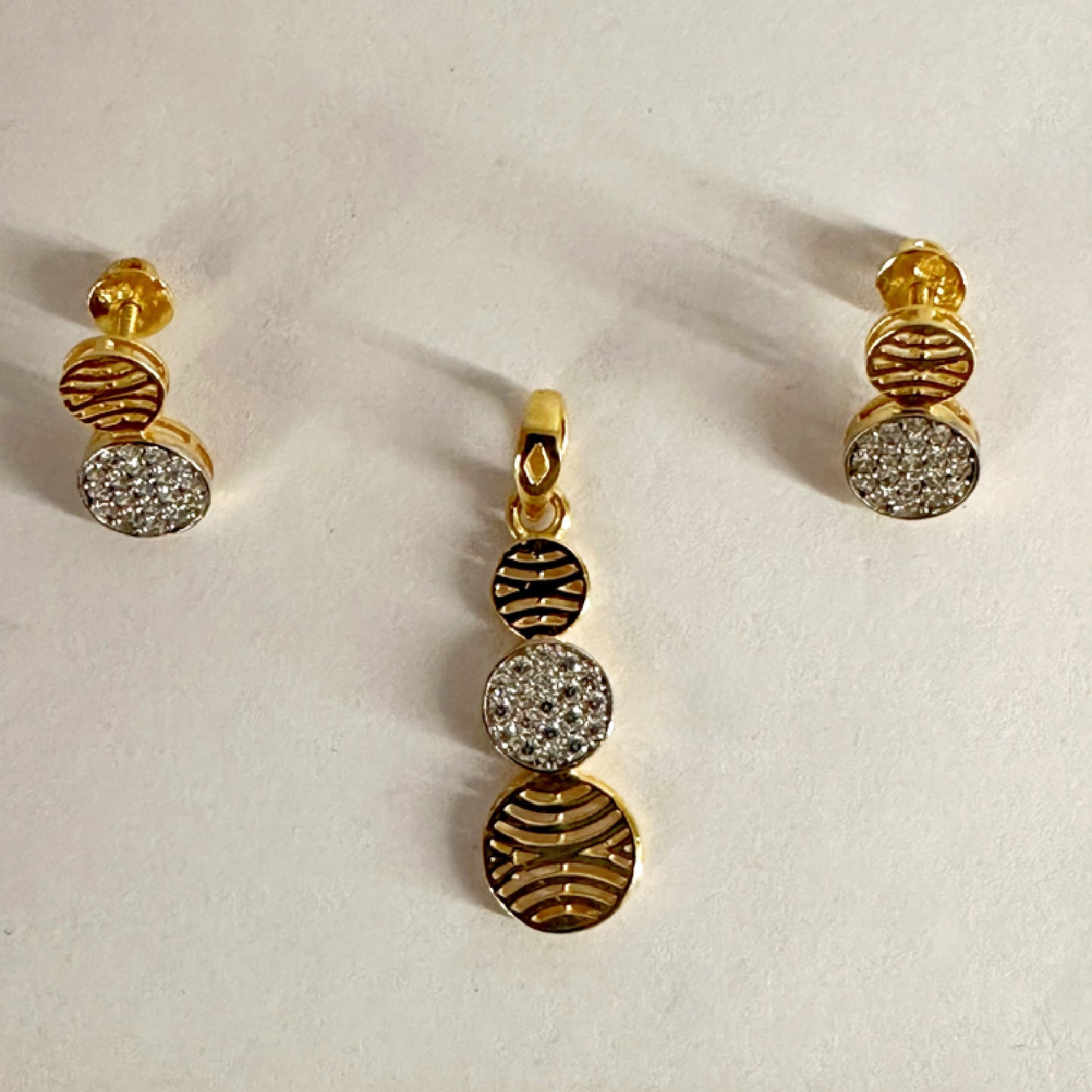 Golden Web Charm Pendant Set