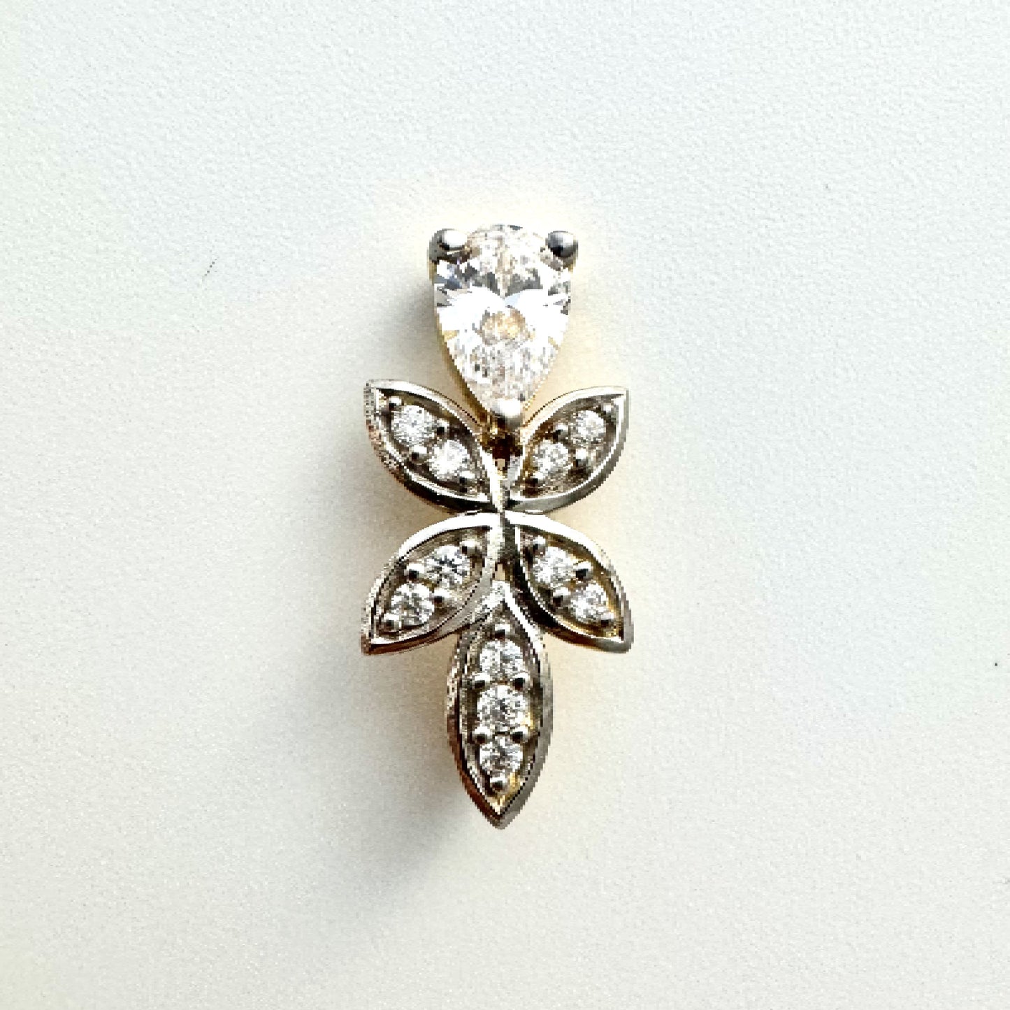 Sparkling Flower Pendant