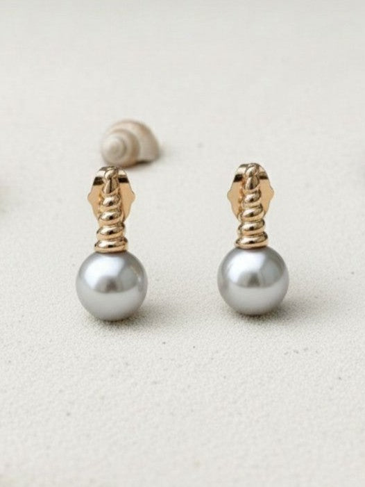 Conelle Earrings
